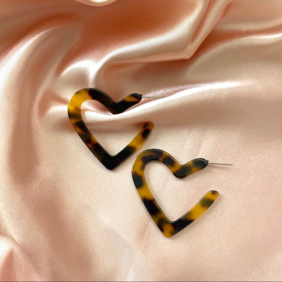 Myth X Dream Jewelry - Tortoise shell Heart Hoop Earrings